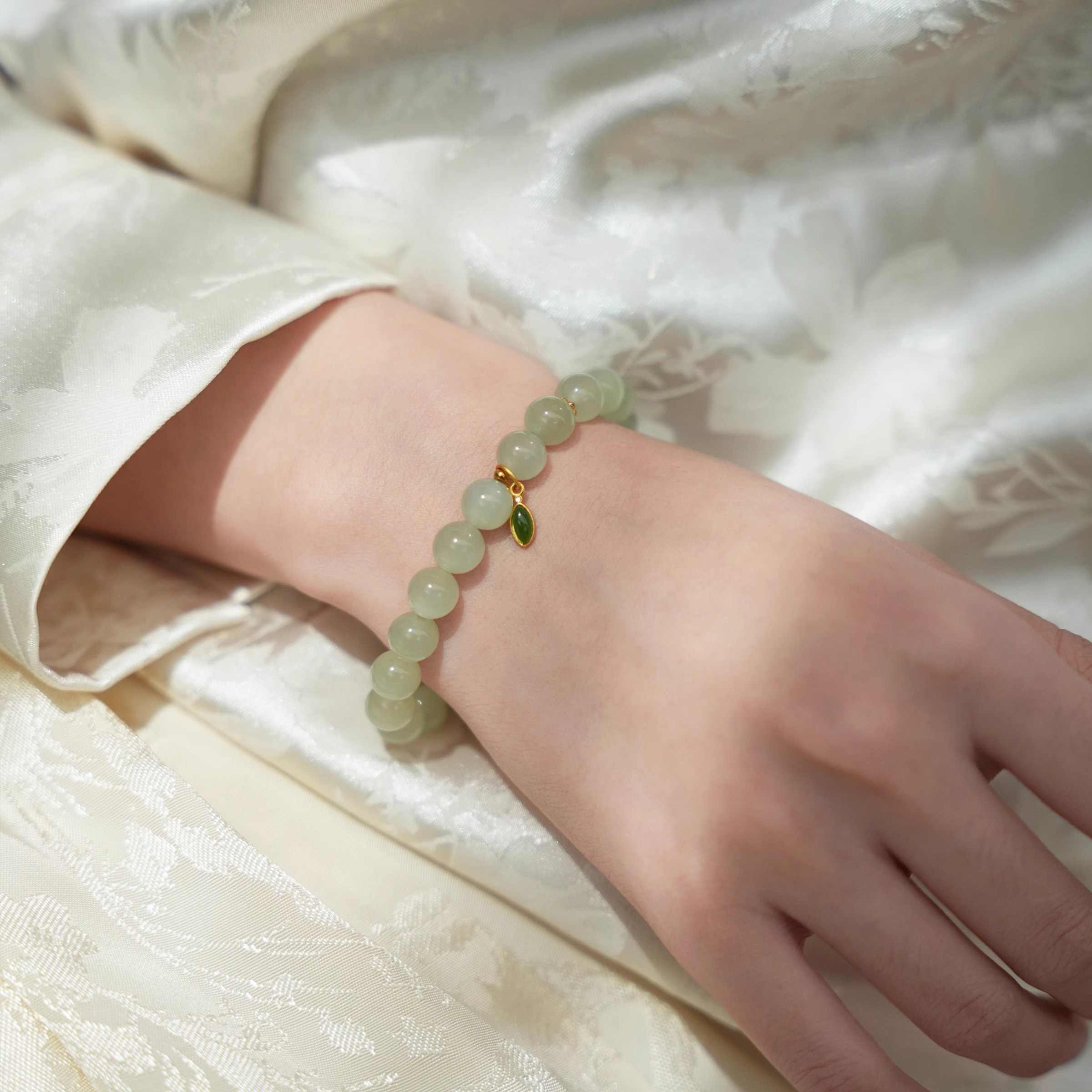 Qingsi | Hetian Jade Bracelet – Serenity & Elegance