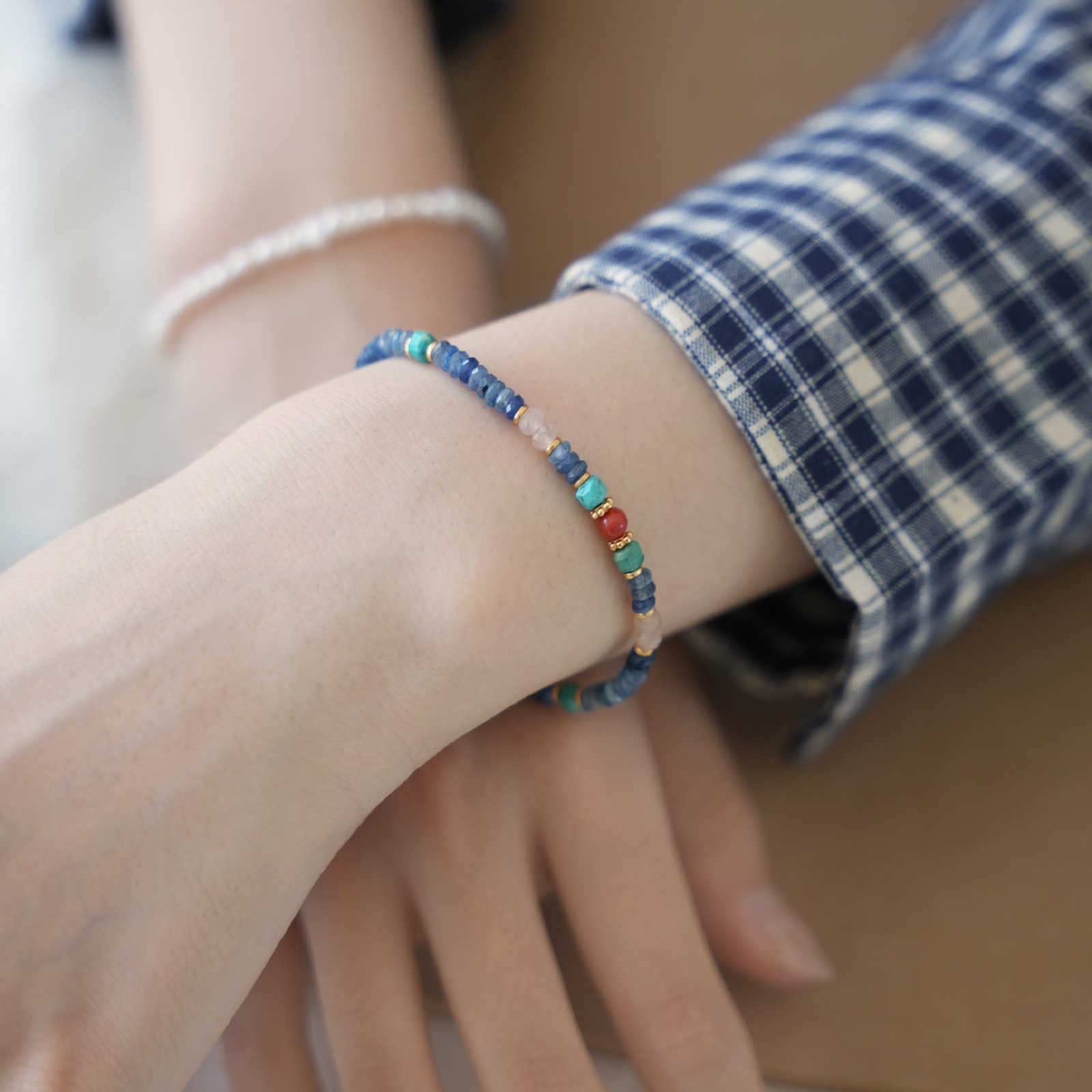 Qingyutang | Turquoise, Southern Red Agate & Kyanite Bracelet – Balance & Vitality