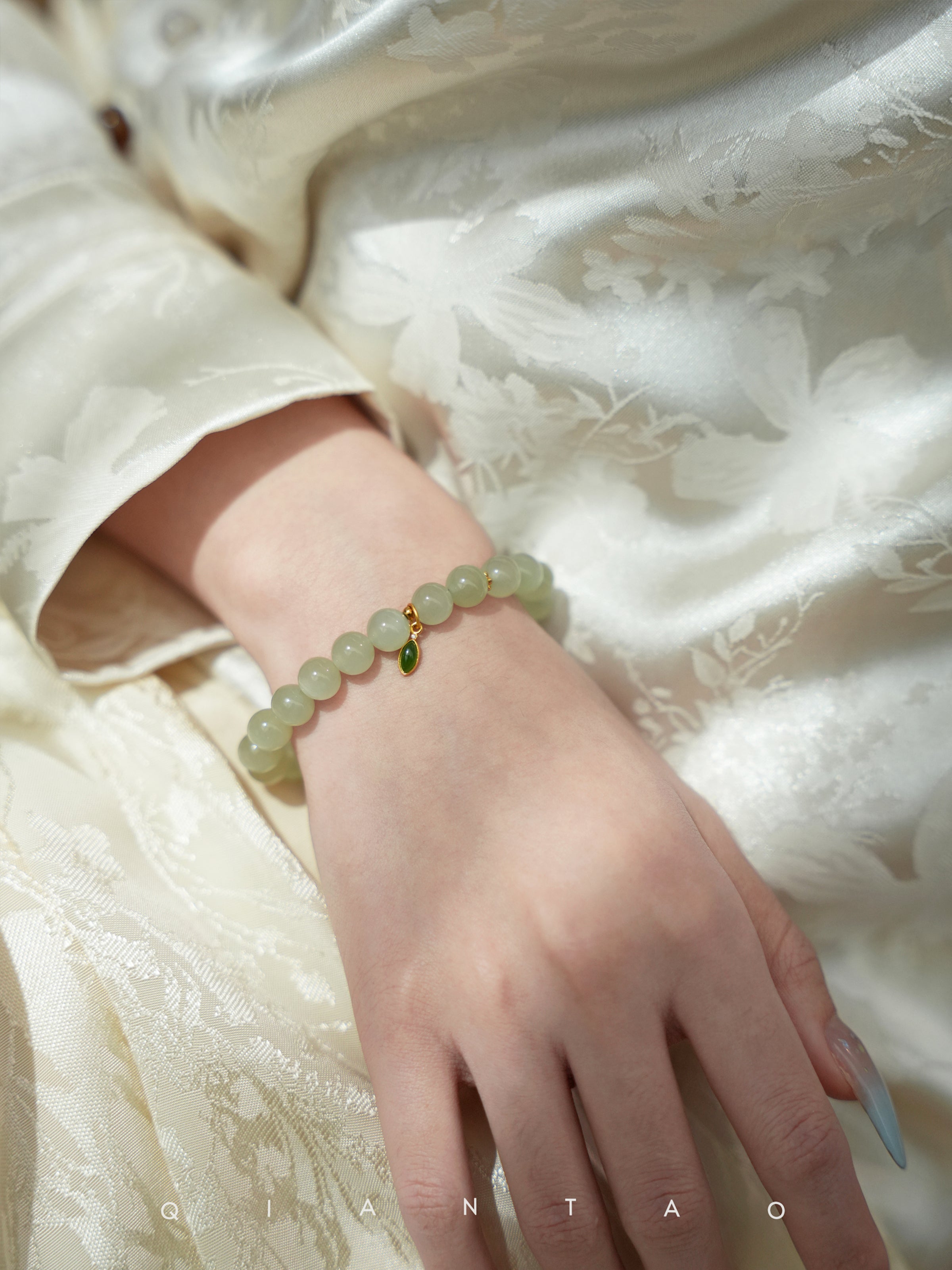 Qingsi | Hetian Jade Bracelet – Serenity & Elegance